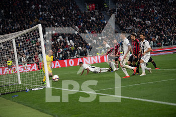 2019-04-06 - Azione della Juventus colpo di testa di Alex Sandro - JUVENTUS VS MILAN - ITALIAN SERIE A - SOCCER